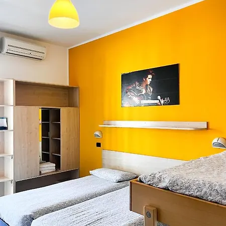 Morfeo - Young People (adults Only) Hotel 3*