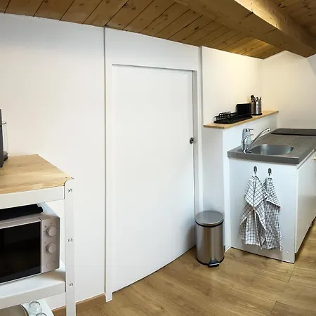 Dans Agreable Maison De Centre Historique De Апартаменты *