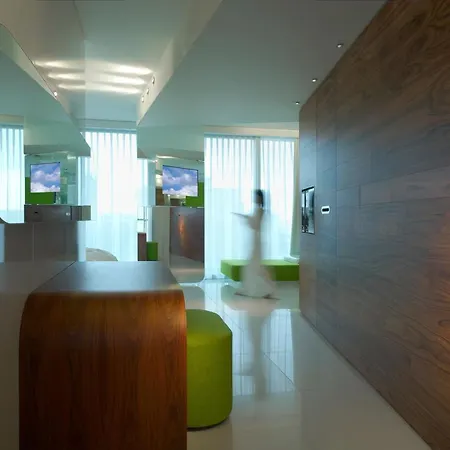 I-suite Hotel 5*
