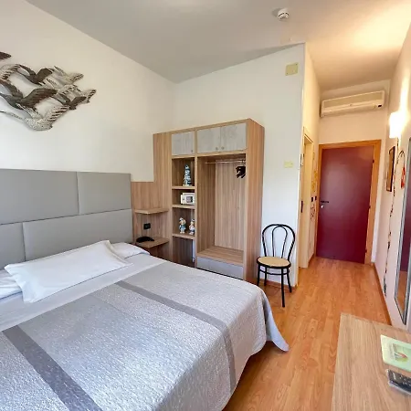 Betty Hotel 3*