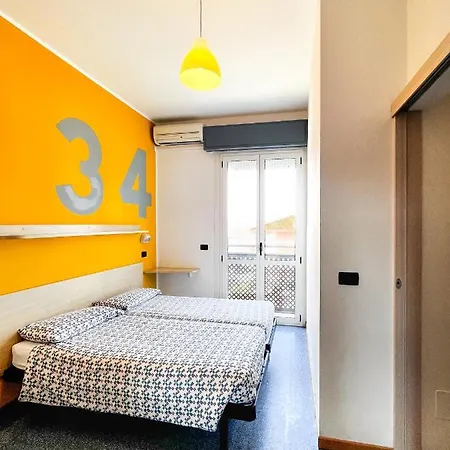 Morfeo - Young People (adults Only) Hotel 3*
