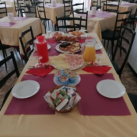 Hotel Nova Dhely 3*