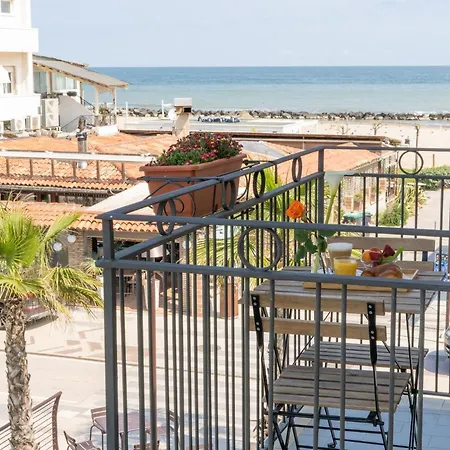 Greta Hotel 2*