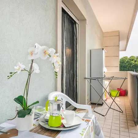 Alex Flower House Apartment *