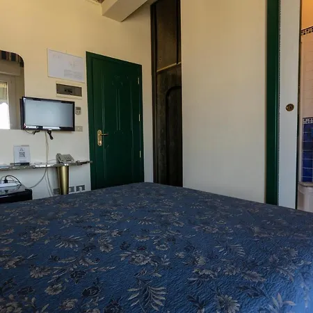River Fronte Mare Con Piscina Hotell 3*