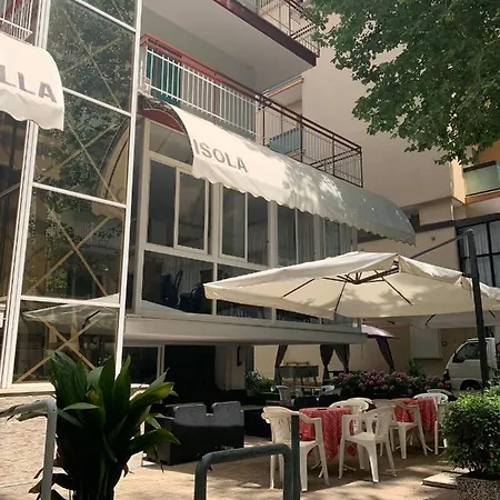 Isola Hotel 2*
