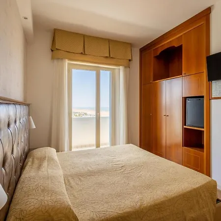 Hotel Astor 3*