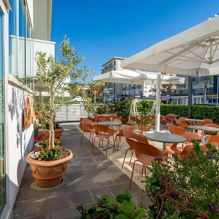 Astor Hotel 3*
