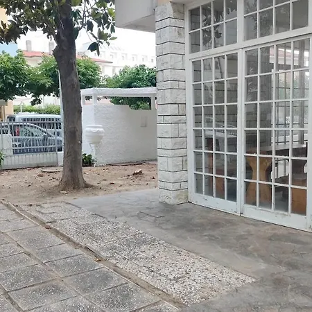 Borghesi Fronte Con Parcheggio Privato Lägenhet