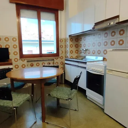 Borghesi Fronte Con Parcheggio Privato * Rimini
