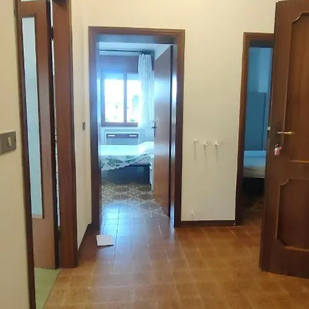 Borghesi Fronte Con Parcheggio Privato * Rimini