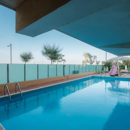 Crown Hotel