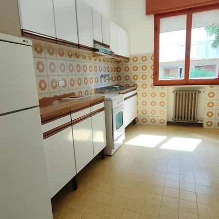 Borghesi Fronte Con Parcheggio Privato Rimini