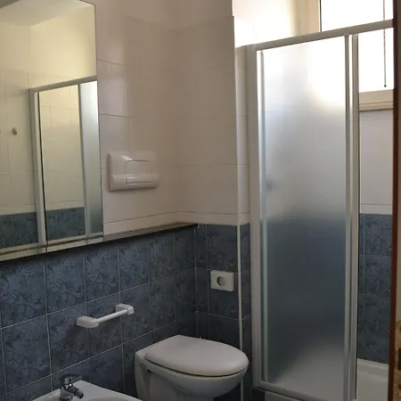 Hotel Corona Hotell 3*