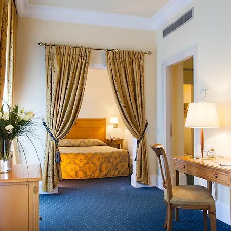 Hotel Residenza Parco Fellini 4*