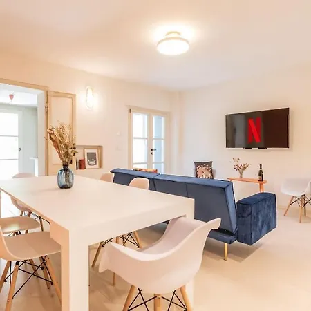 Luxury & Design: Oasi Nel Centro Storico Di Villa