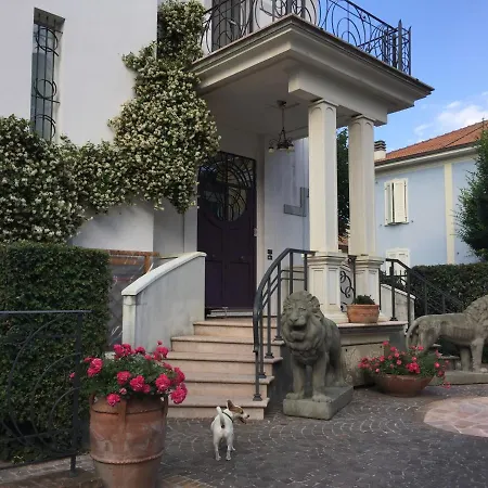 Maldestra Rimini