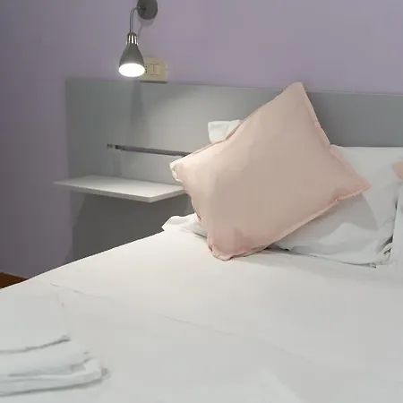 Hotel The Sea 2*