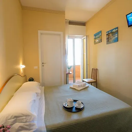 Hotel Crosal 3*