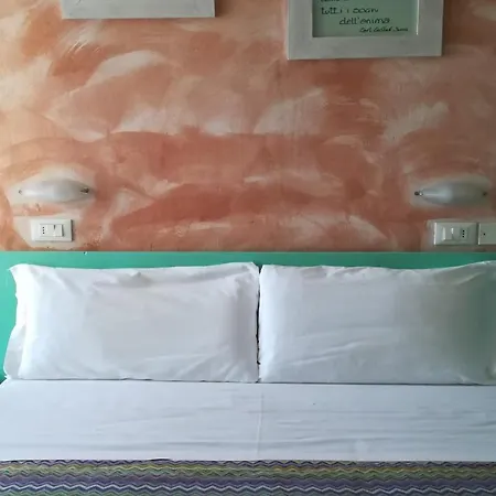 Crosal Hotel 3*