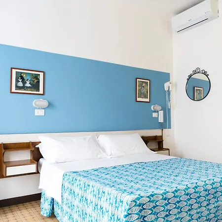 Hotel Cheri 2*