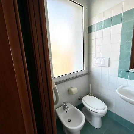 Kennedy Hotel 3*