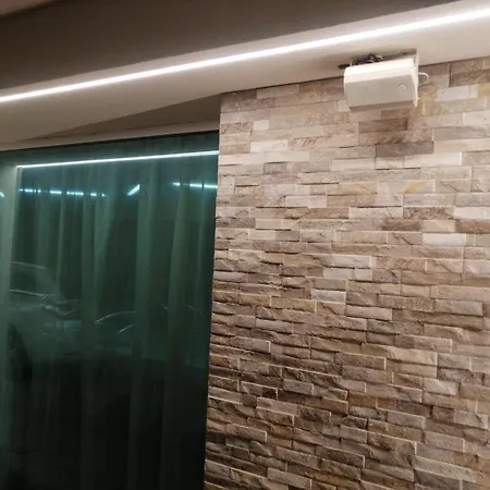 Half Moon Airport Restaurant ريميني