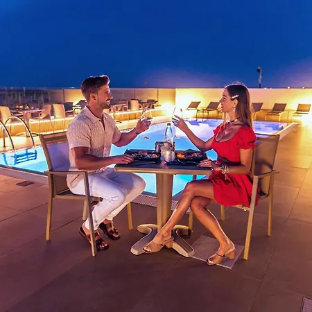 Hotel You&me