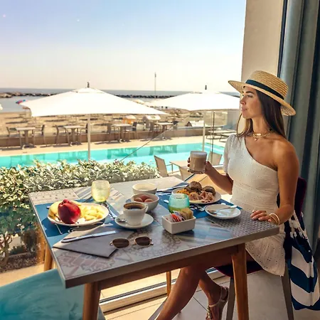 Hotel You&me