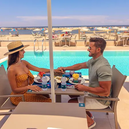You&me Hotel 3*