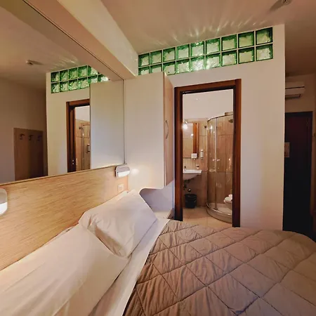 Hotel Butterfly Wellness & 3*