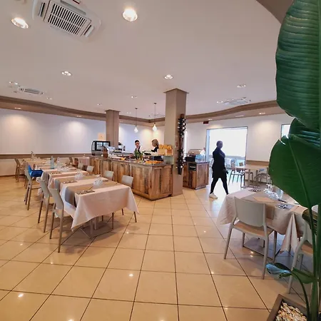Butterfly Wellness & 3*