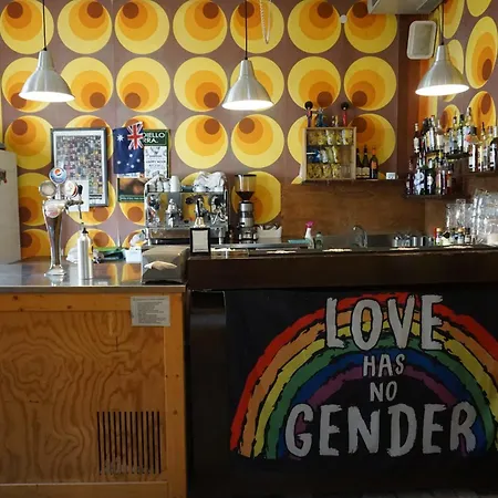 Hostel Sunflower Student & Bar
