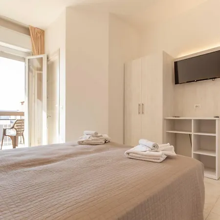 Hotel Ribot 3*