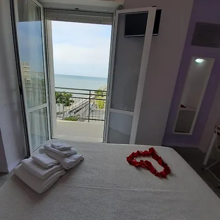 Hotel Crosal 3*
