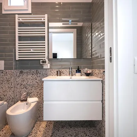 Zuara9room Bed & Breakfast