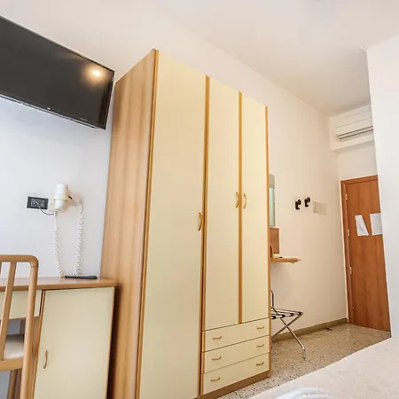 Hotel Lily Hotel 3*