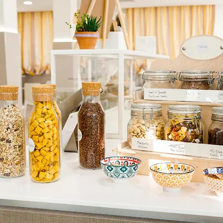 فندق Ariane - Beachfront, Breakfast Xxl & Sea View 3*