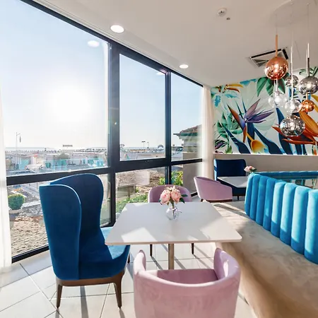 Ariane - Beachfront, Breakfast Xxl & Sea View ريميني