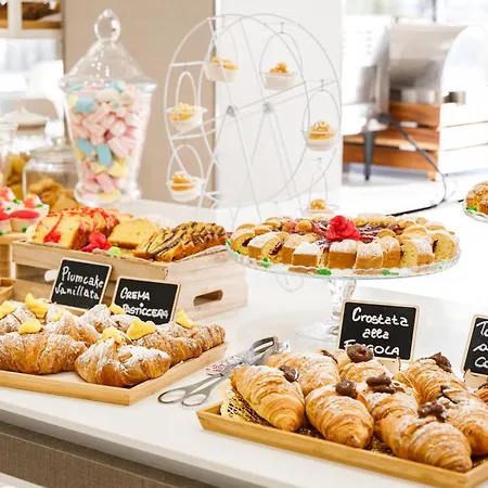 Ariane - Beachfront, Breakfast Xxl & Sea View فندق 3*