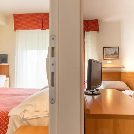 Dusseldorf 3*