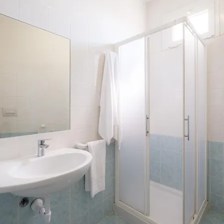 Hotel Crown 3*