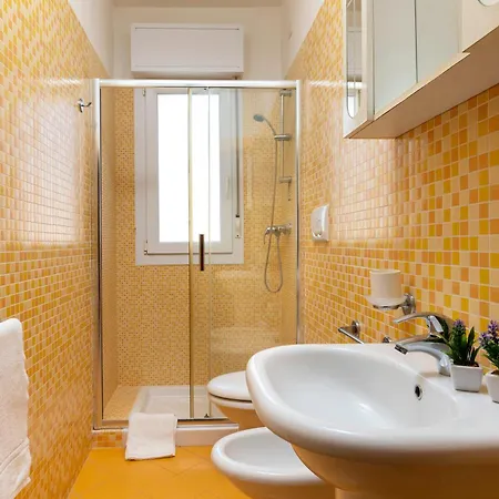 Uno Studio&suites Apartahotel 2*