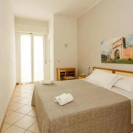 Roma Hotell 2*