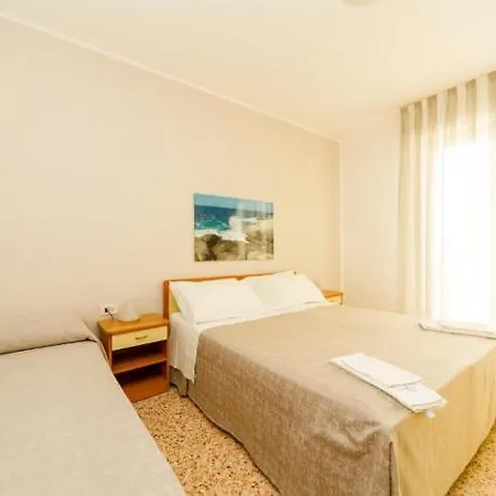 Roma Hotell 2*