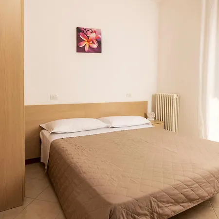 Uno Studio&suites 2*