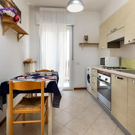 Uno Studio&suites Apartahotel 2*