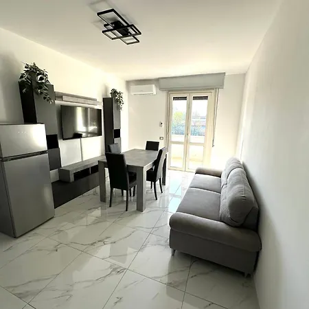 Elegante A Due Passi Dal Mare Apartment