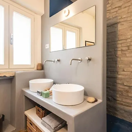 Dimora Della Stilista: Casa Nel Borgo Di *