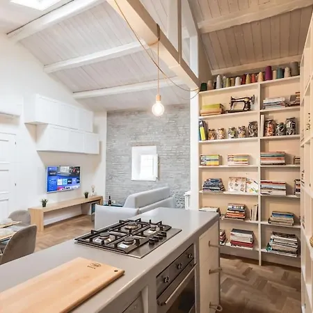 Dimora Della Stilista: Casa Nel Borgo Di